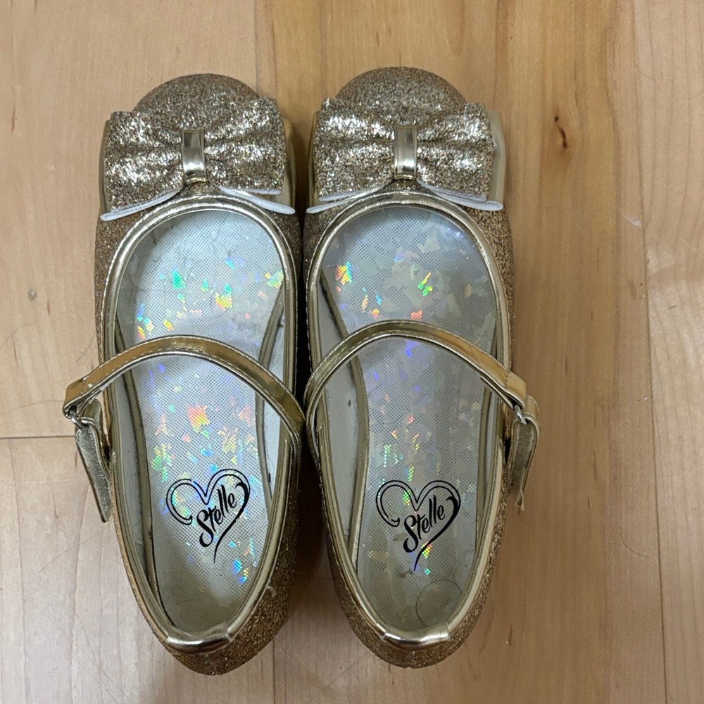 Gold Glitter Kids Shoes With a Heel